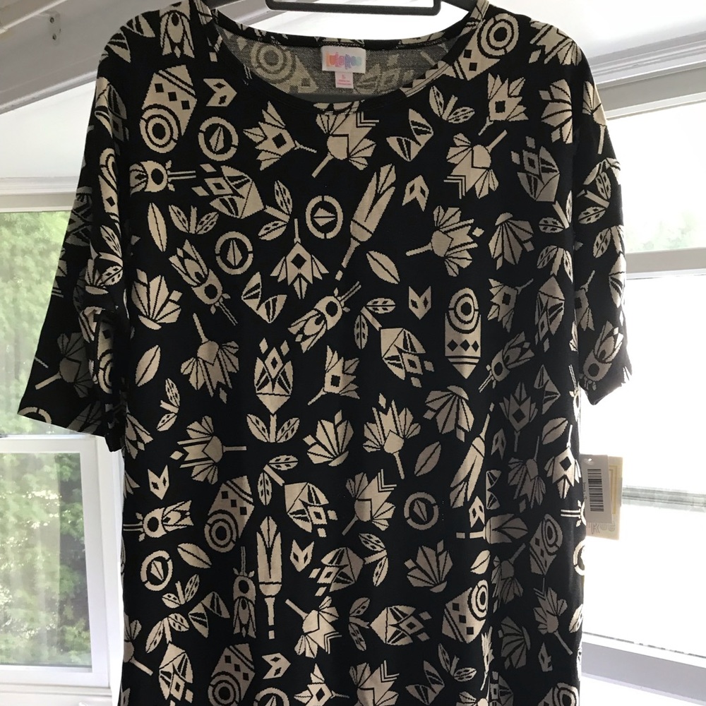 LuLaRoe Irma tunic